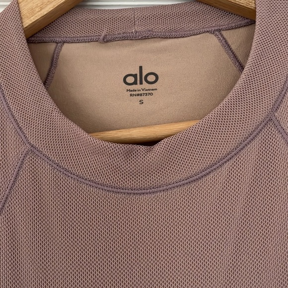 ALO Yoga Cropped Long Sleeve Top - Picture 3 of 5